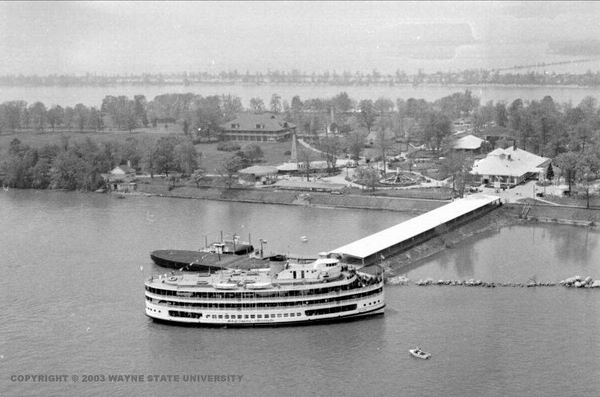 Bob-Lo Island - Old Pic Of Boat And Dock From Wayne State (newer photo)